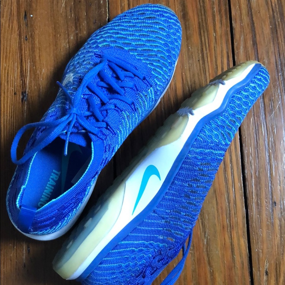 Nike Zoom Flyknit women’s training sneakers size 9